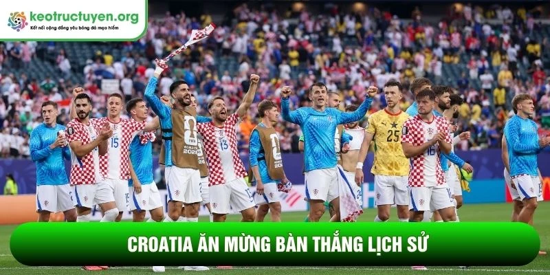 Croatia ăn mừng bàn thắng lịch sử